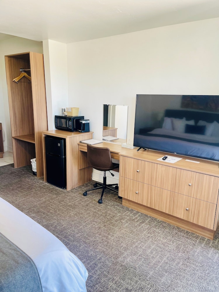 blue sage inn and suites