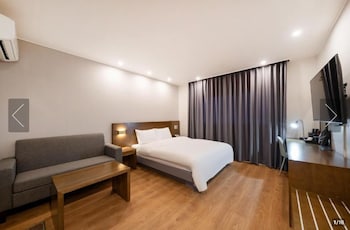 the 7 business hotel