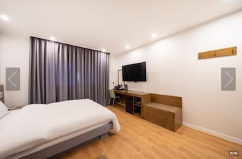 the 7 business hotel