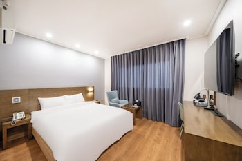 the 7 business hotel