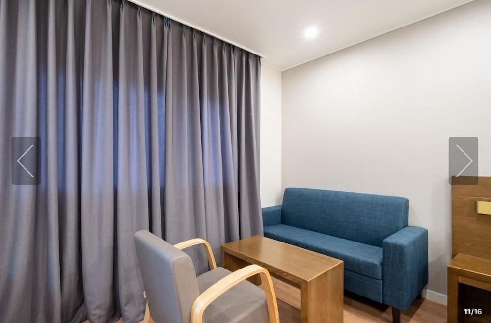 the 7 business hotel