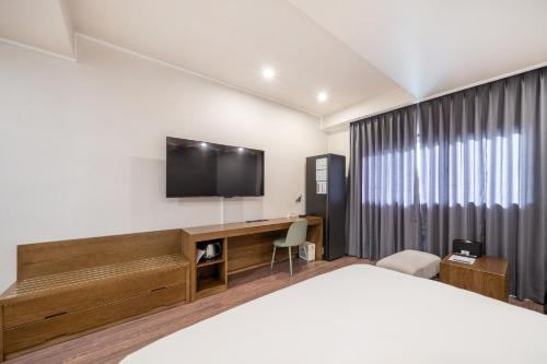 the 7 business hotel