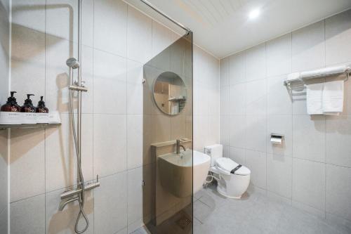 the 7 business hotel