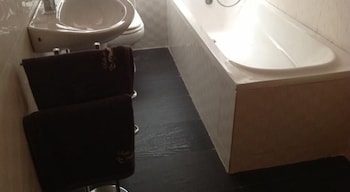campbell hotel accra