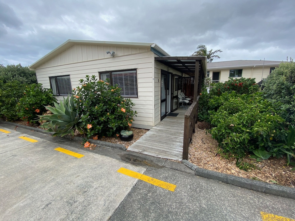 opononi lighthouse motel