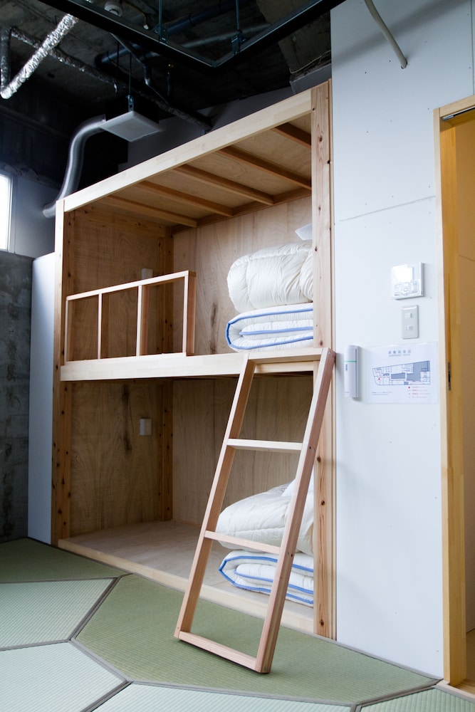hostel tangatable