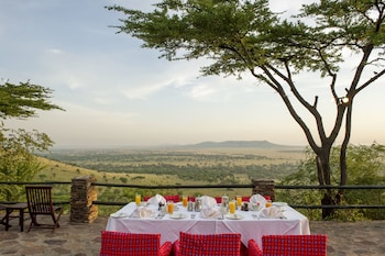 serengeti serena safari lodge