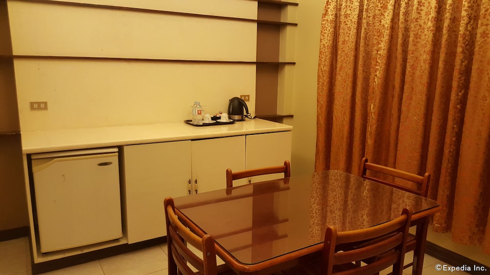 dumaguete royal suite inn
