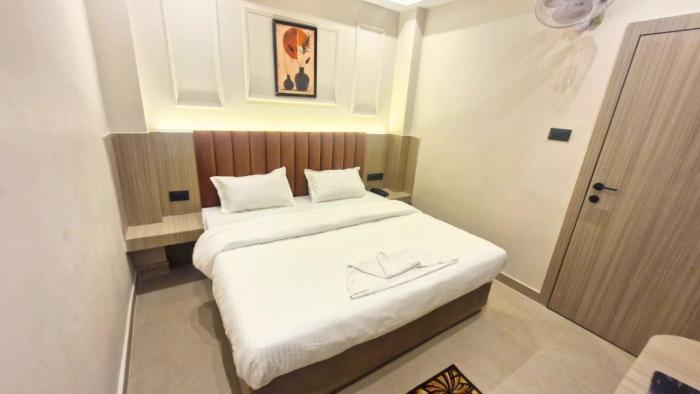 the city hotel