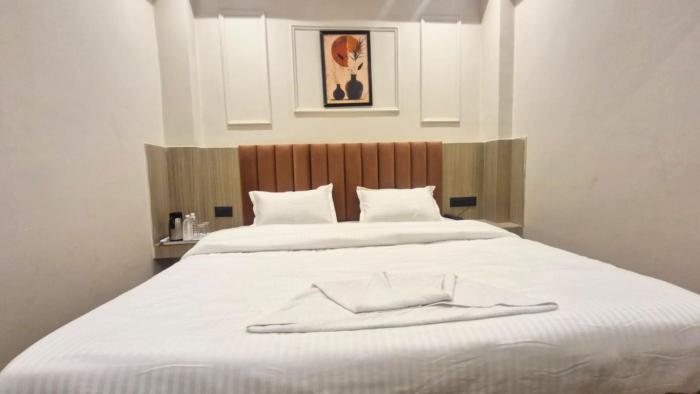 the city hotel