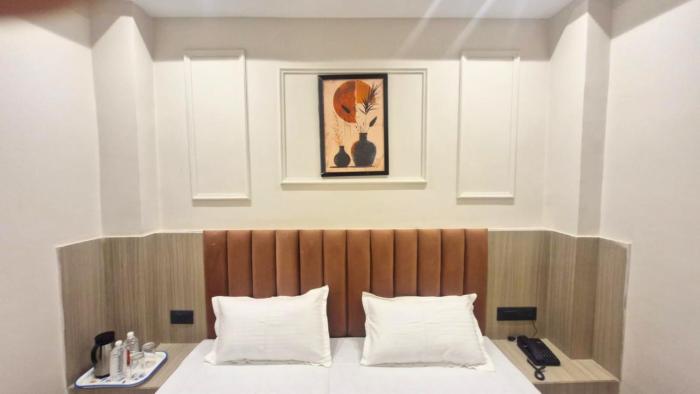 the city hotel