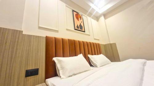 The City Hotel,,3 star