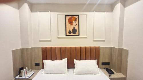 The City Hotel,,3 star