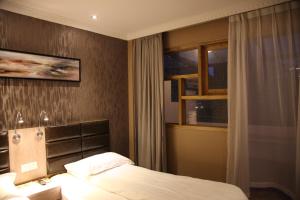 shanghai fish inn bund