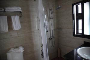 shanghai fish inn bund