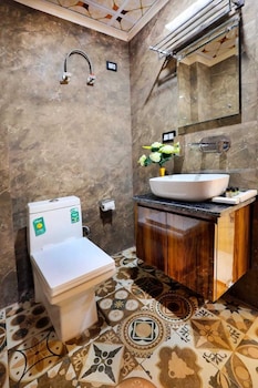 Hotel Green Suite Near Delhi Airport,Bypass Road,3 star