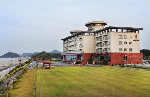 Seaspovill Resort,Near Maengbang Beach,3 star