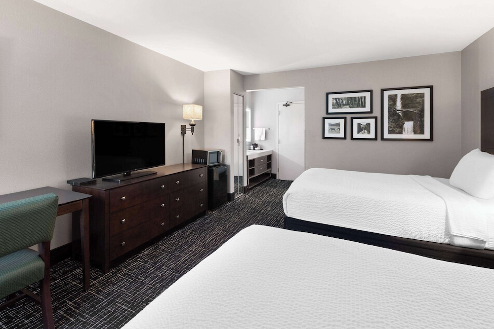 la quinta inn by wyndham sheboygan