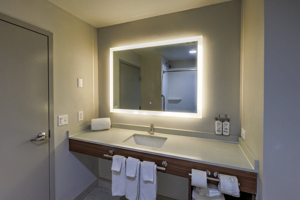 holiday inn express hotel and suites shelbyville indianapolis by ihg