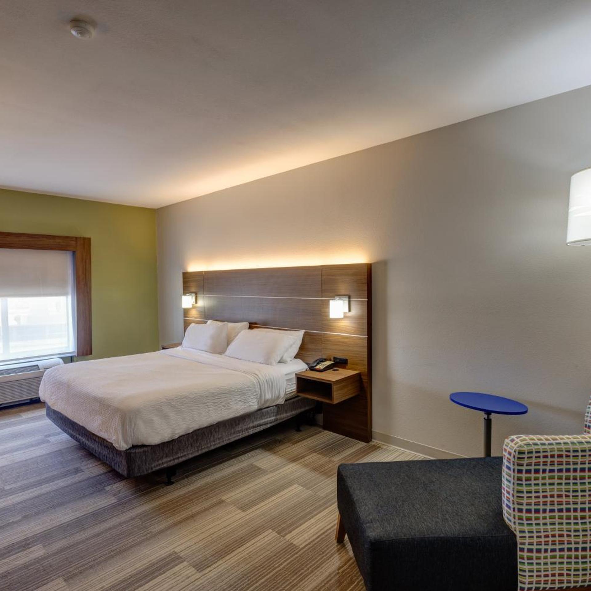 holiday inn express hotel and suites shelbyville indianapolis by ihg