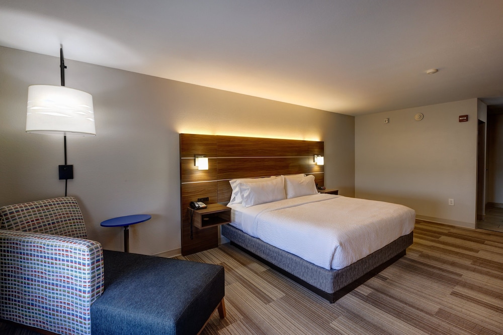 holiday inn express hotel and suites shelbyville indianapolis by ihg