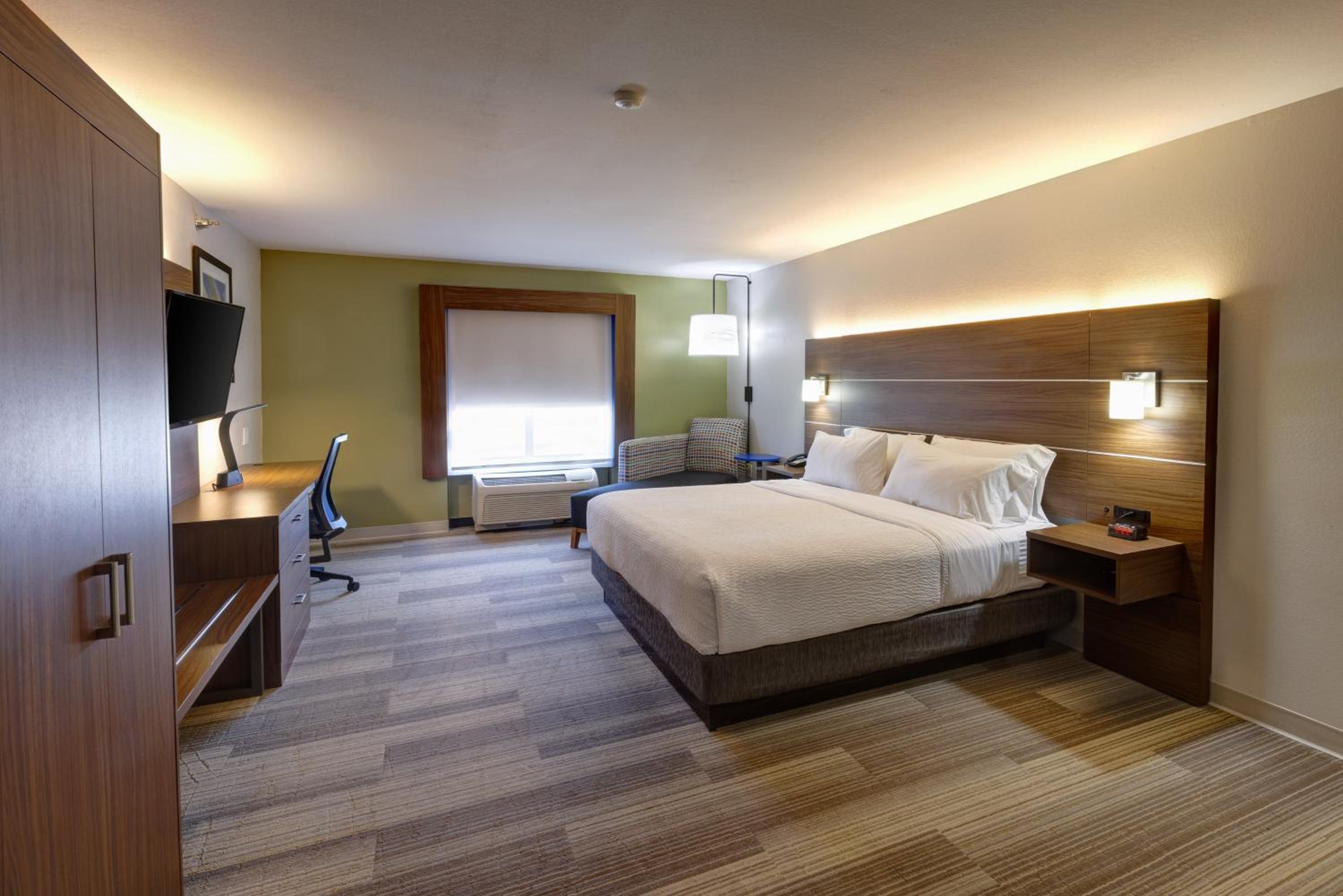 holiday inn express hotel and suites shelbyville indianapolis by ihg