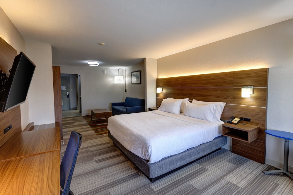holiday inn express hotel and suites shelbyville indianapolis by ihg