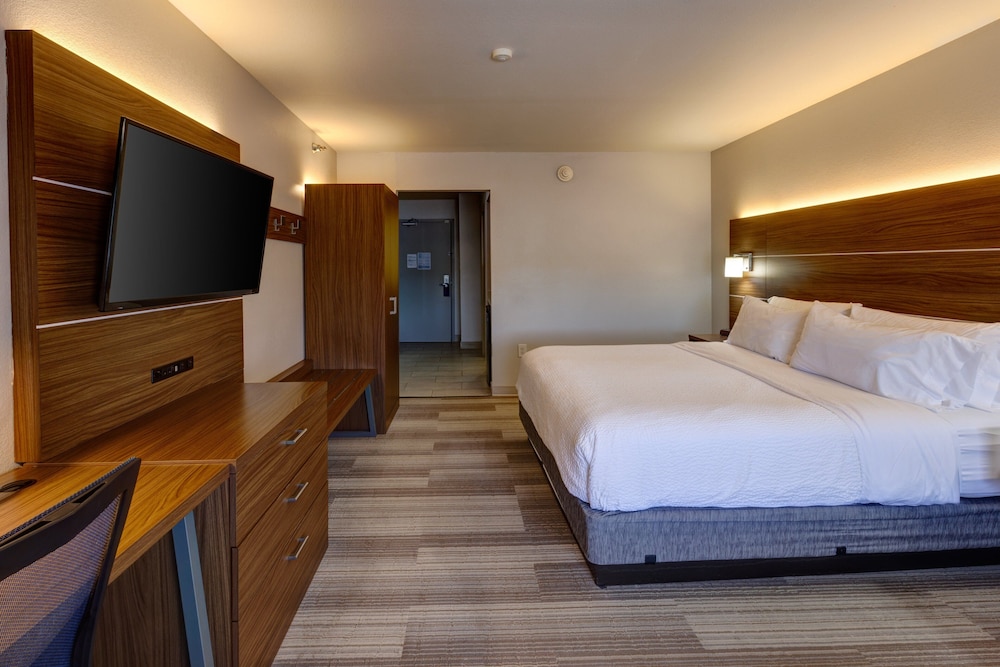 holiday inn express hotel and suites shelbyville indianapolis by ihg
