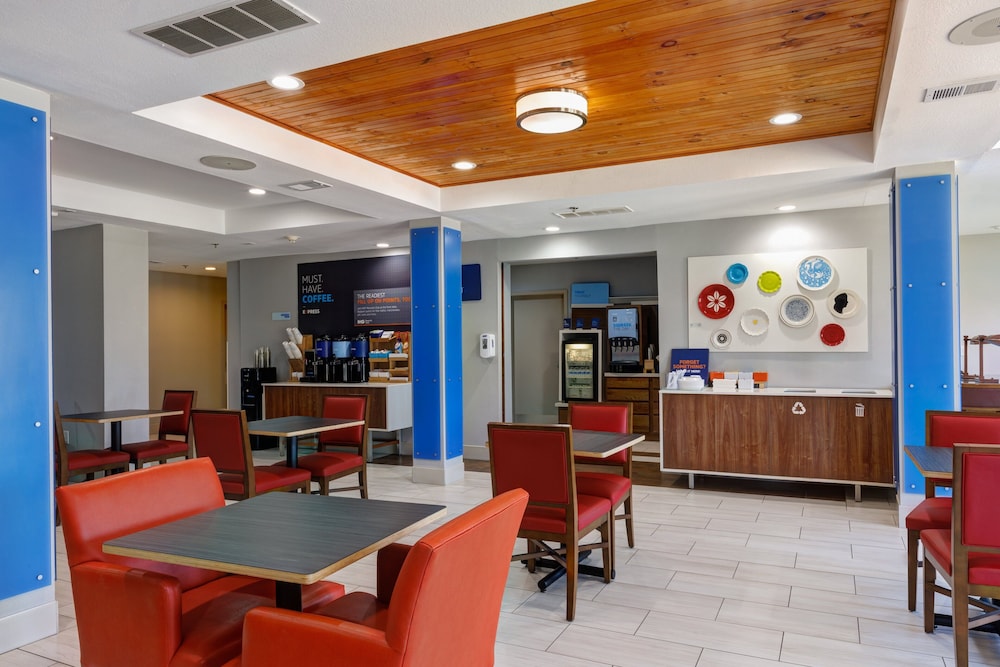 holiday inn express hotel and suites shelbyville indianapolis by ihg