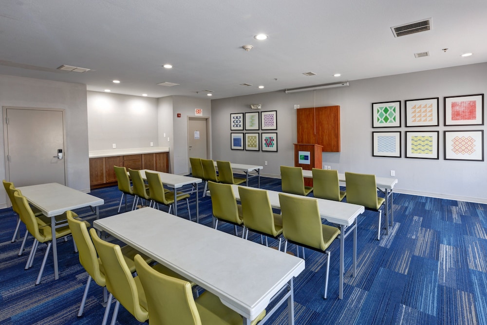 holiday inn express hotel and suites shelbyville indianapolis by ihg