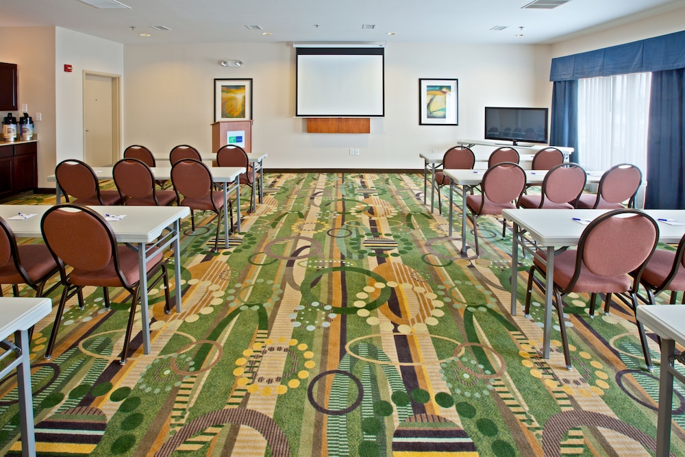 holiday inn express hotel and suites shelbyville indianapolis by ihg