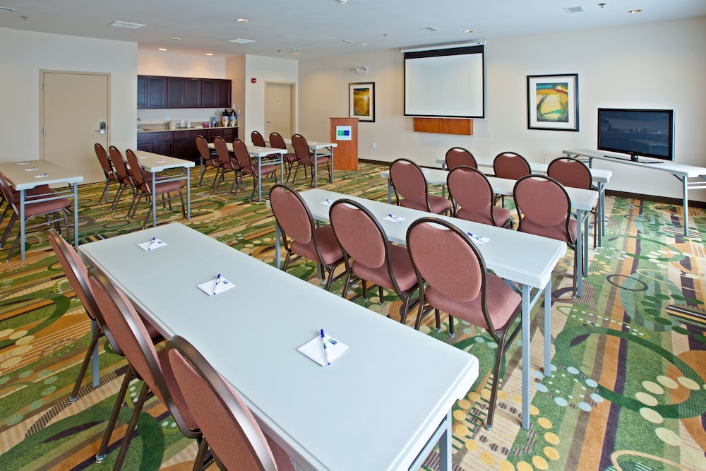 holiday inn express hotel and suites shelbyville indianapolis by ihg