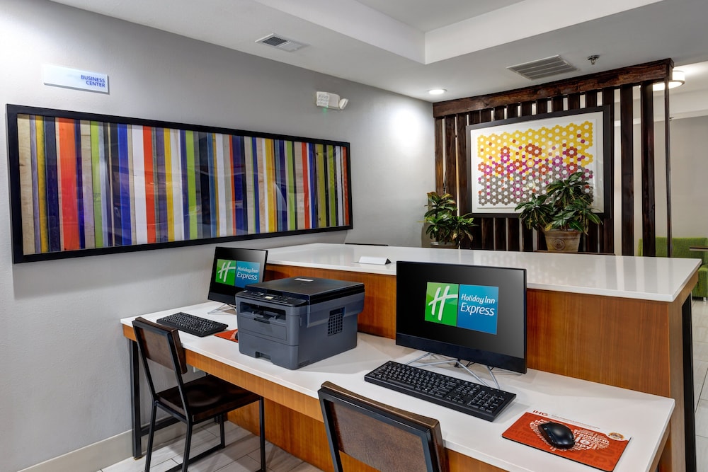 holiday inn express hotel and suites shelbyville indianapolis by ihg