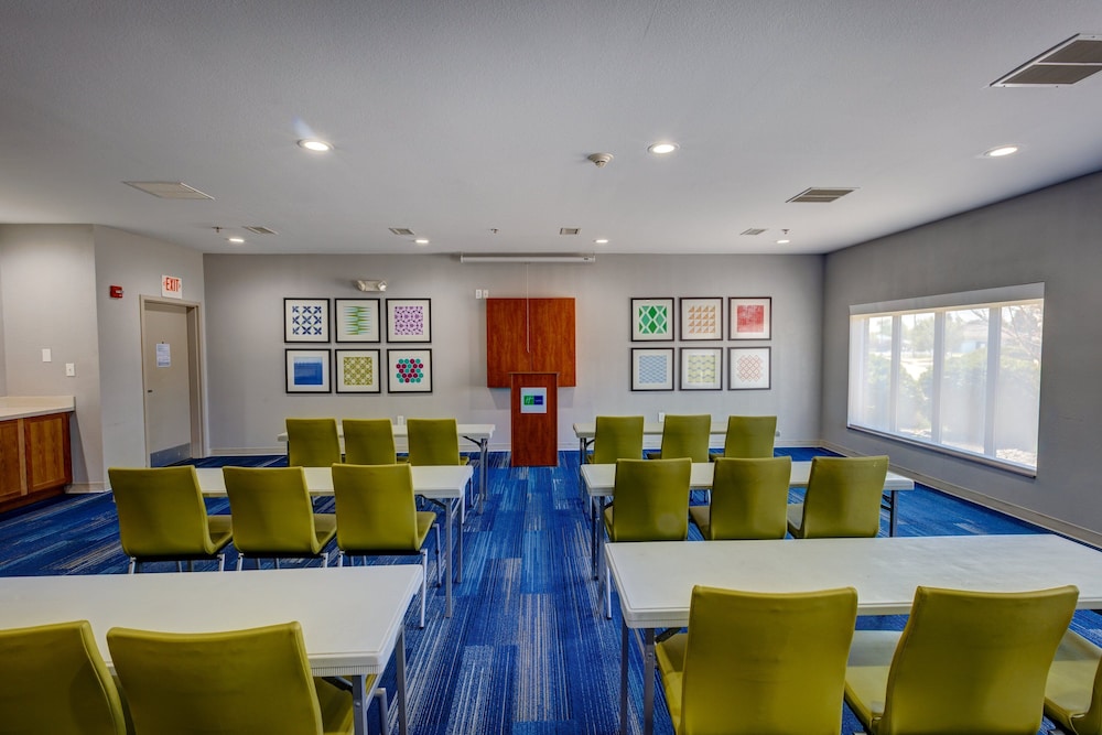 holiday inn express hotel and suites shelbyville indianapolis by ihg