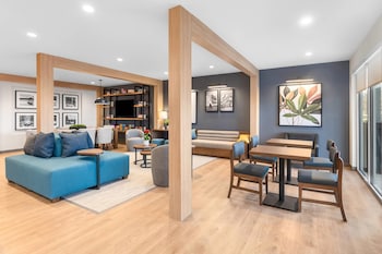 Everhome Suites Clarksville Ft. Campbell Area By Choice Hotels,1142 Stacy Johnson Boulevard,3 star