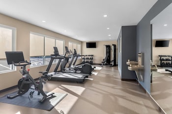 Everhome Suites Clarksville Ft. Campbell Area By Choice Hotels,1142 Stacy Johnson Boulevard,3 star