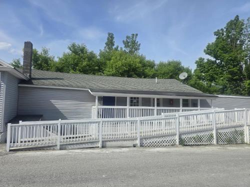 Rodeway Inn,,2 star