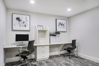 staybridge suites detroit north royal oak by ihg