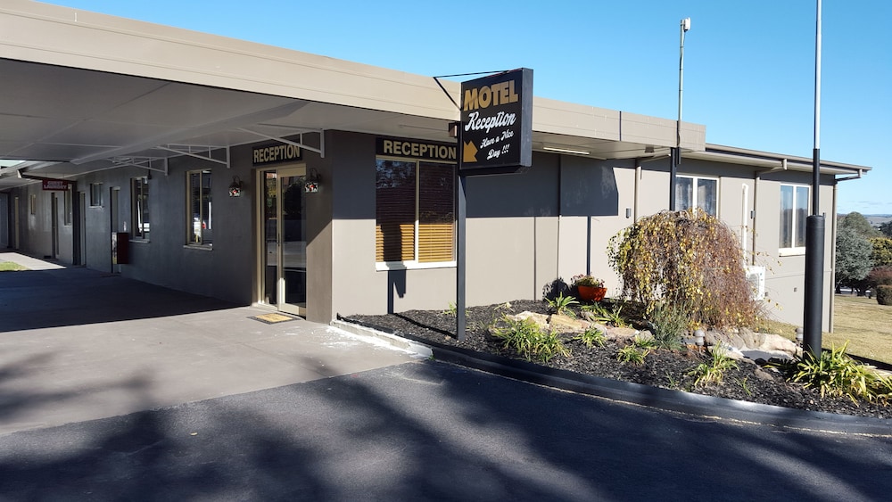 gold panner motor inn