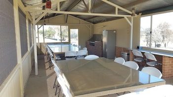 gold panner motor inn