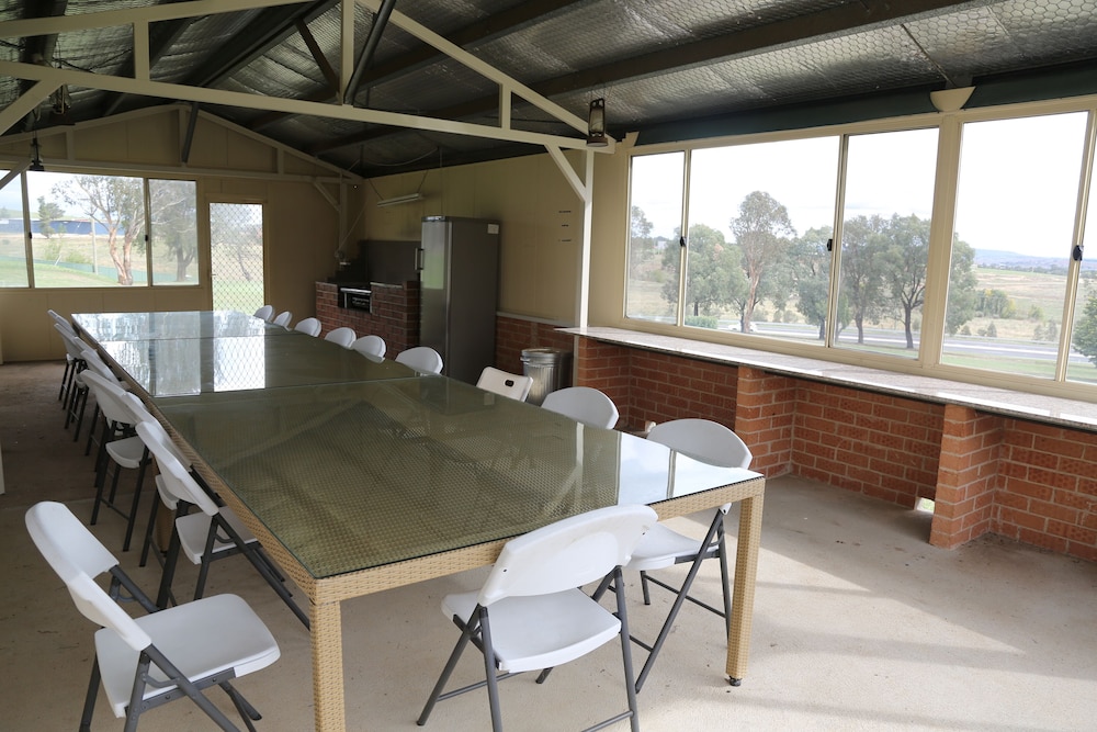 gold panner motor inn