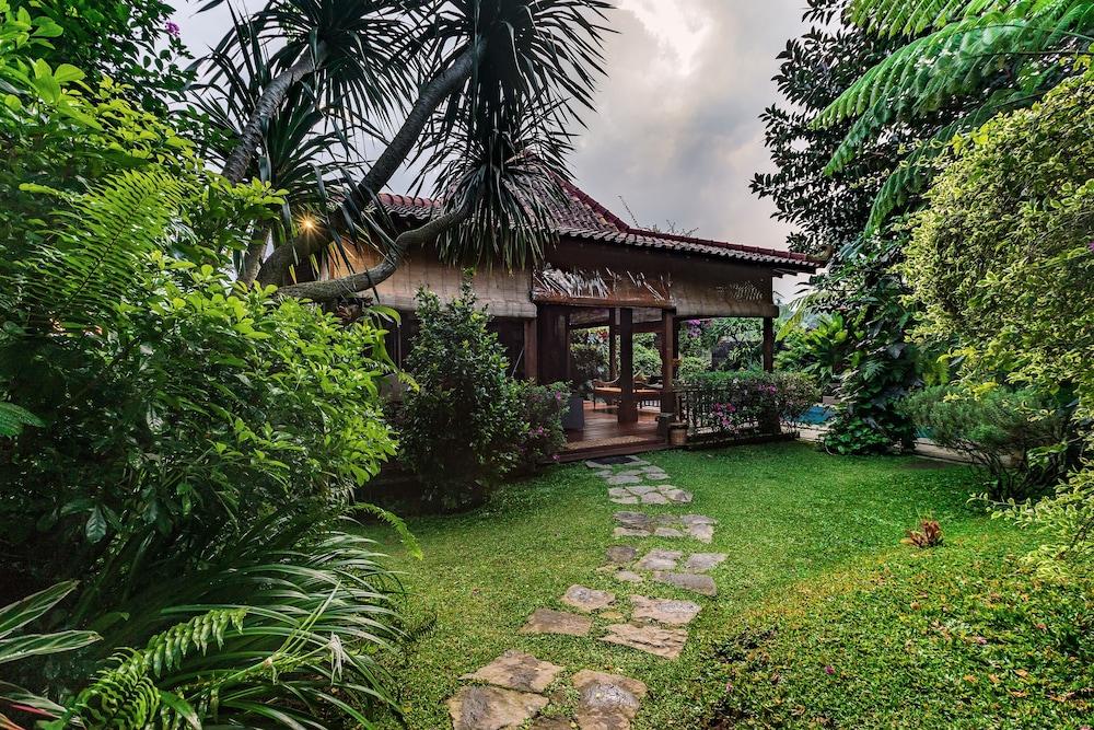 Villa Mulyono,East Java>>Batu,3 star