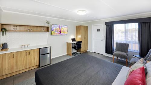 deniliquin motel