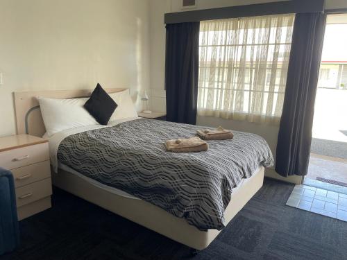 county lodge motor inn