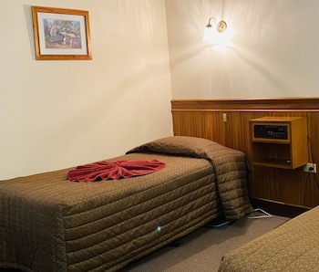 county lodge motor inn