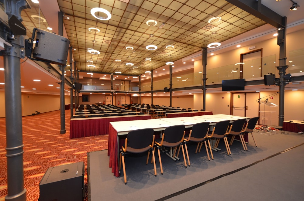 bedford hotel and congress centre