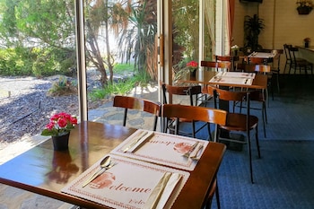 econo lodge rivervale
