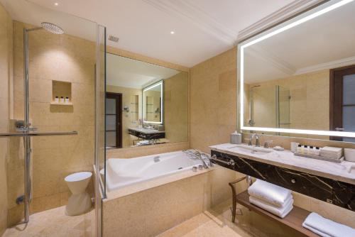 the fullerton hotel singapore