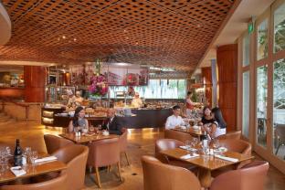 the fullerton hotel singapore