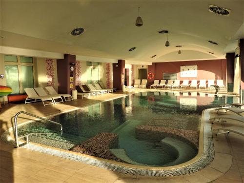 yes hotel touring